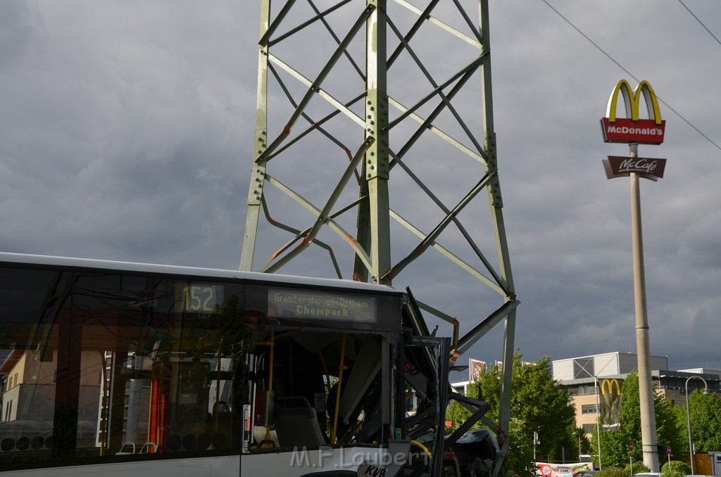 Schwerer Bus Unfall Koeln Porz Gremberghoven Neuenhofstr P418.JPG - Miklos Laubert
